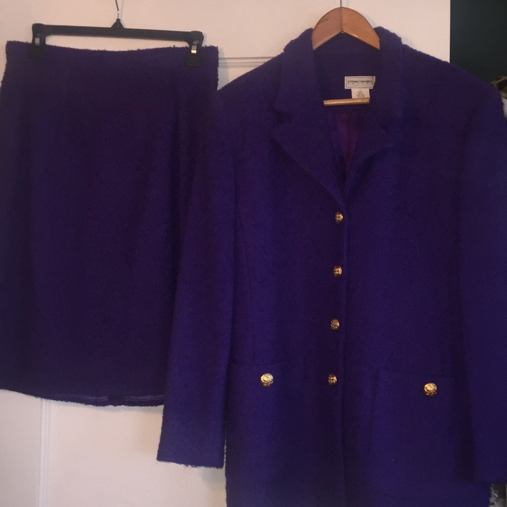Sydney Daniels 2 piece suite